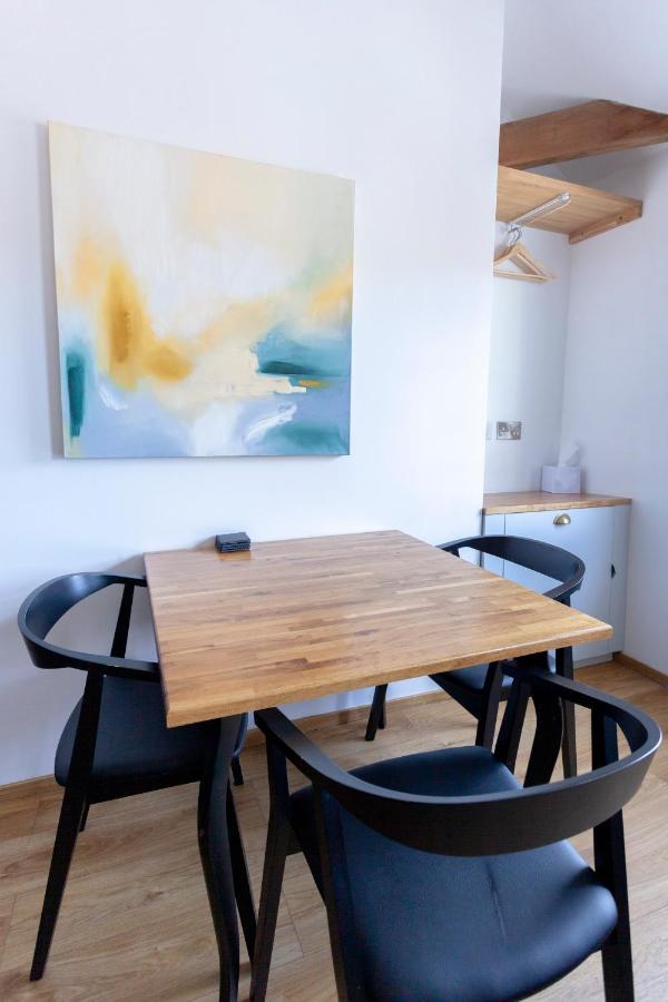 Apartment 6 At Number 8: City Centre, 1 Bedroom, Sofa Bed In Lounge Canterbury Exterior foto
